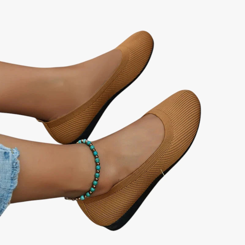 Dame Flade Slip-on Sko med Svangstøtte og Lukkede Detaljer