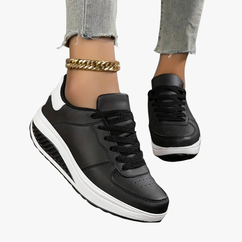 Dame Lette Brede Sneakers med Snøre og For