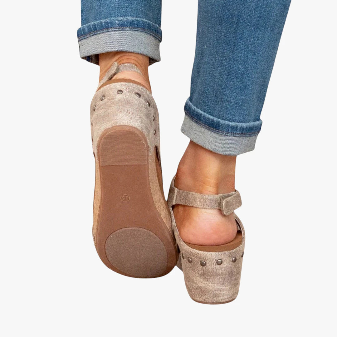 Dame Plateau Sandaler med Nitter og Velcro